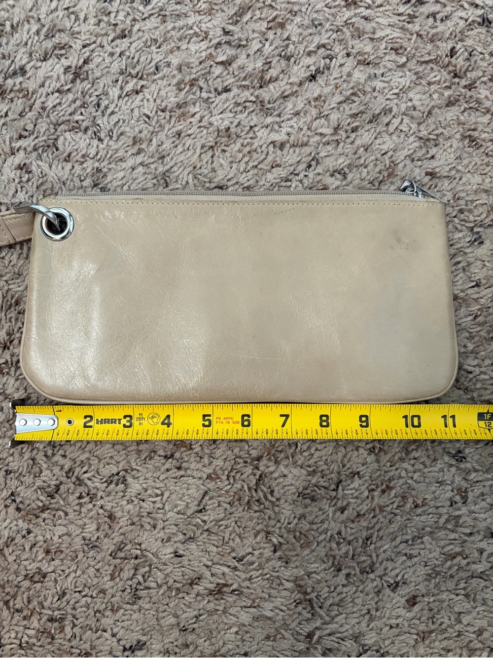 HOBO International large leather tan wristlet clutch purse - Picture 5 of 6